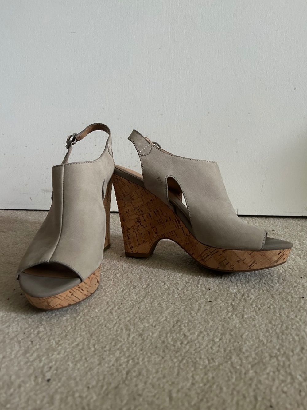 Franco Sarto EUC Grey wedges